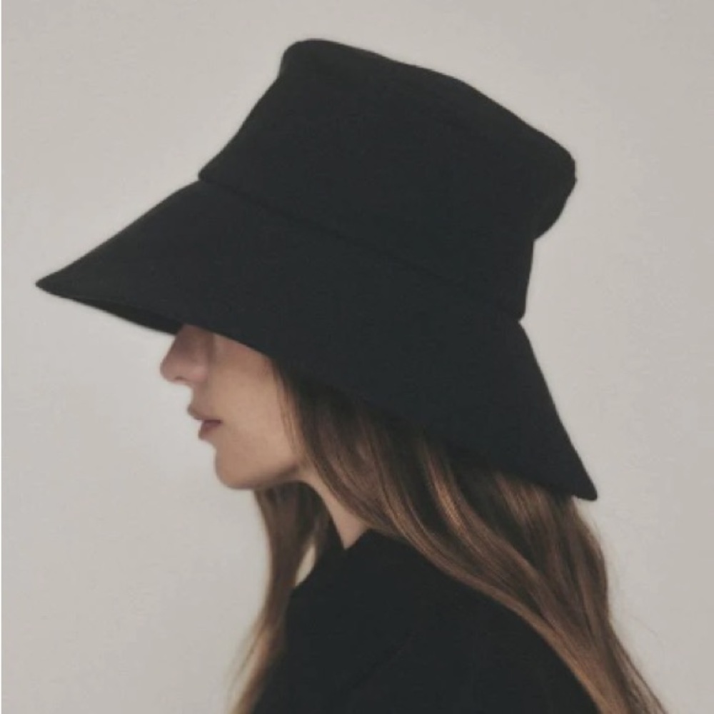 Janessa Leone Walker Bucket Hat - Black, Large